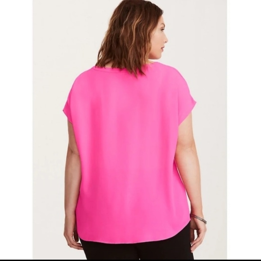 NWOT Torrid Neon Pink Chiffon Blouse- 0x - Picture 3 of 6